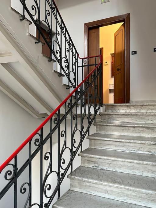 Casa Del Ferroviere B&B Сулмона Екстериор снимка