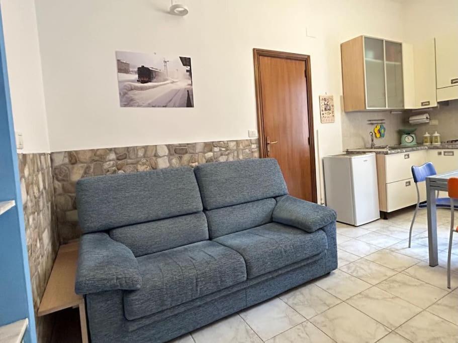 Casa Del Ferroviere B&B Сулмона Екстериор снимка